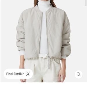 Closed official beige bomber puff jacket